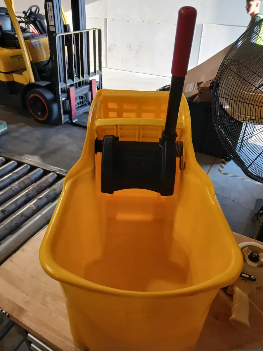 31 Qt. Tandem Mop Bucket - image 5