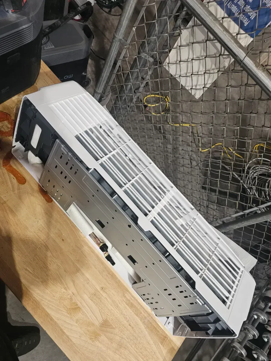 Hessaire 12,000 BTU 1 Ton Ductless Mini-Split Air Conditioner and Heat Pump - image 2