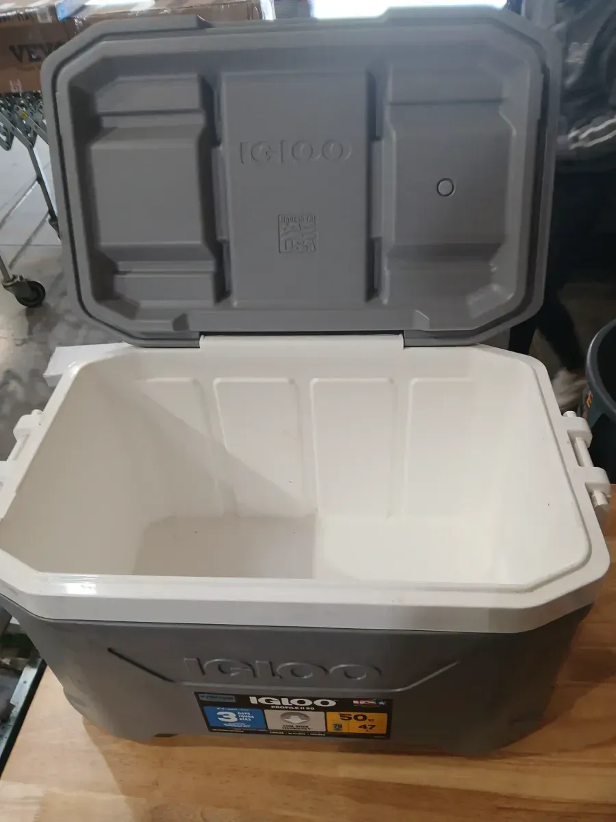 Profile II 50 Qt. Chest Cooler - image 3