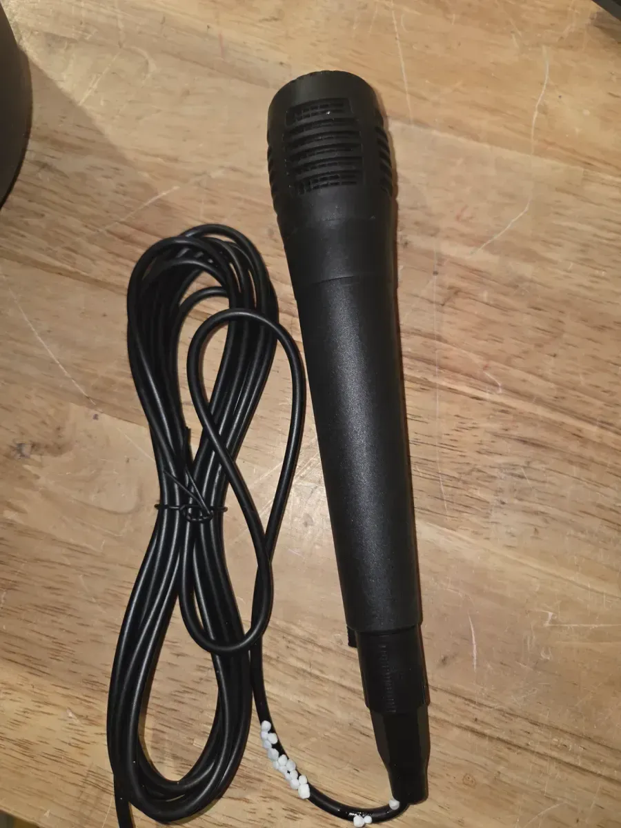 Speaker (Tzumi Super Bass Jobsite Speaker) - image 5