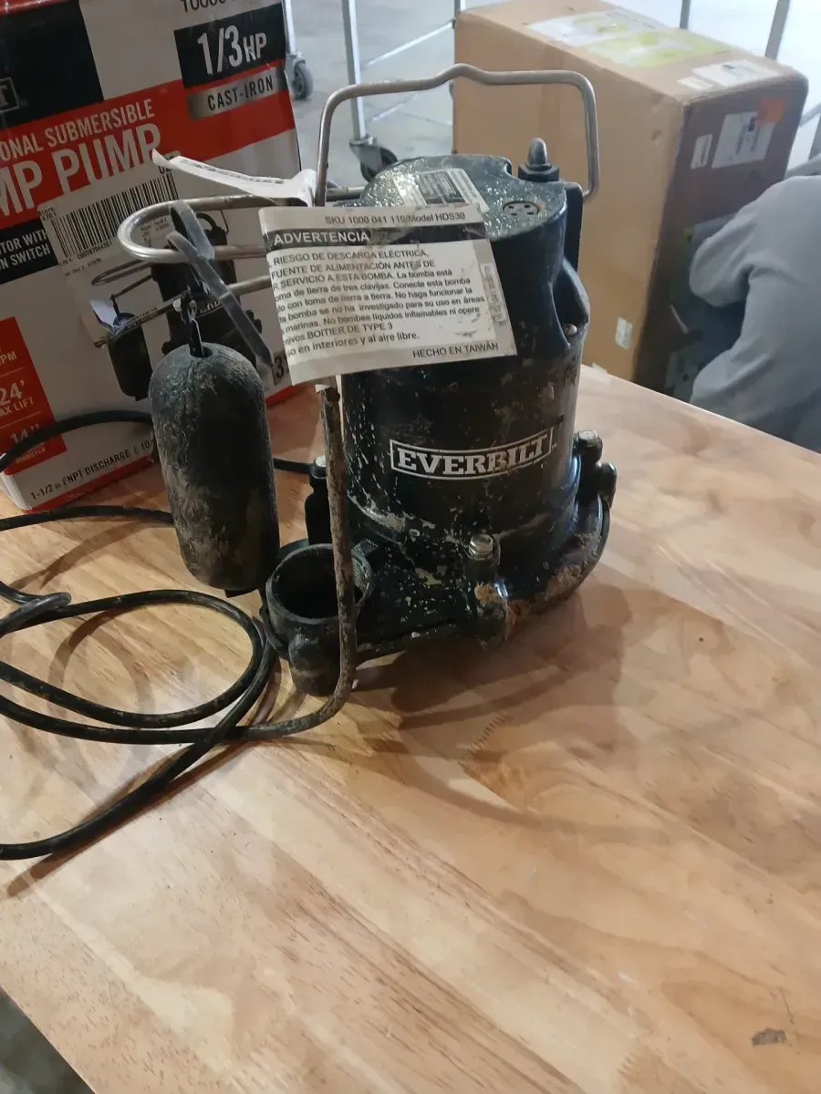 1/3 HP Cast Iron Submersible Sump Pump - image 3