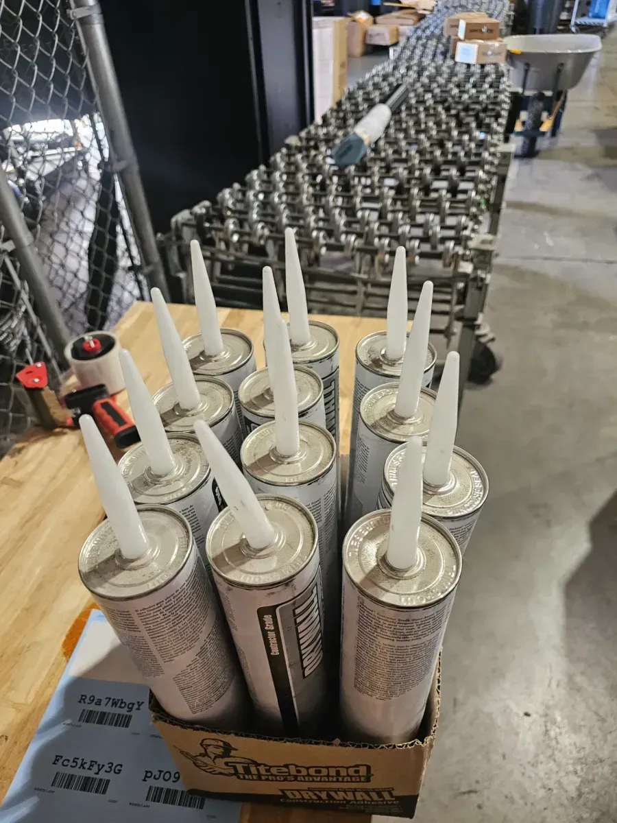 *** Pack of 12 *** 28 oz. Contractor Grade Drywall Adhesive - image 4