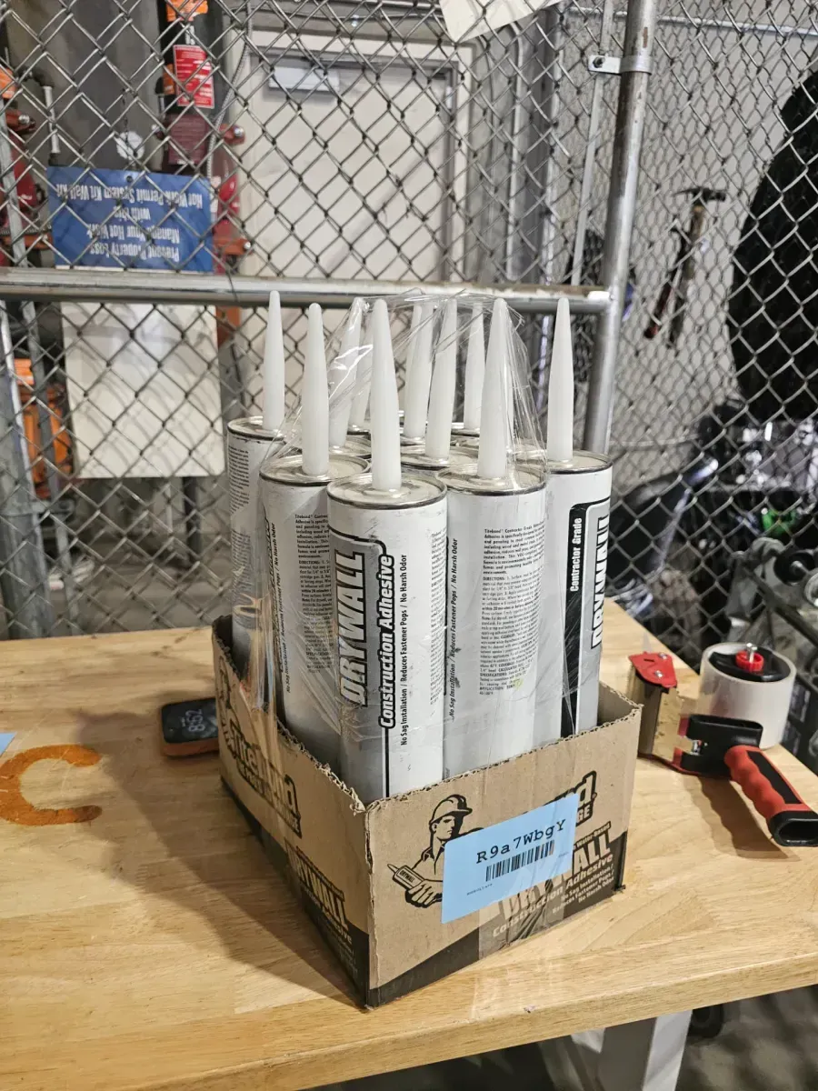 *** Pack of 12 *** 28 oz. Contractor Grade Drywall Adhesive - image 5