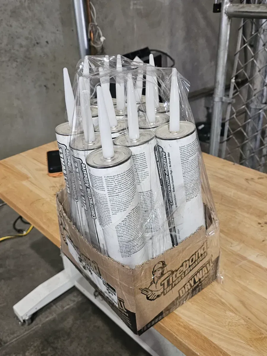 *** Pack of 12 *** 28 oz. Contractor Grade Drywall Adhesive - image 4