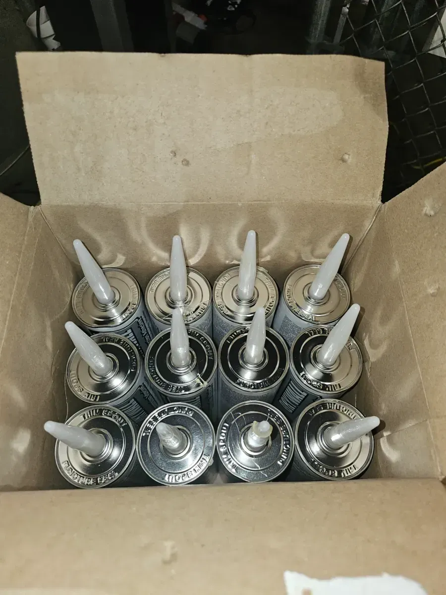 *** Pack of 12 *** 28 oz. Contractor Grade Drywall Adhesive - image 4