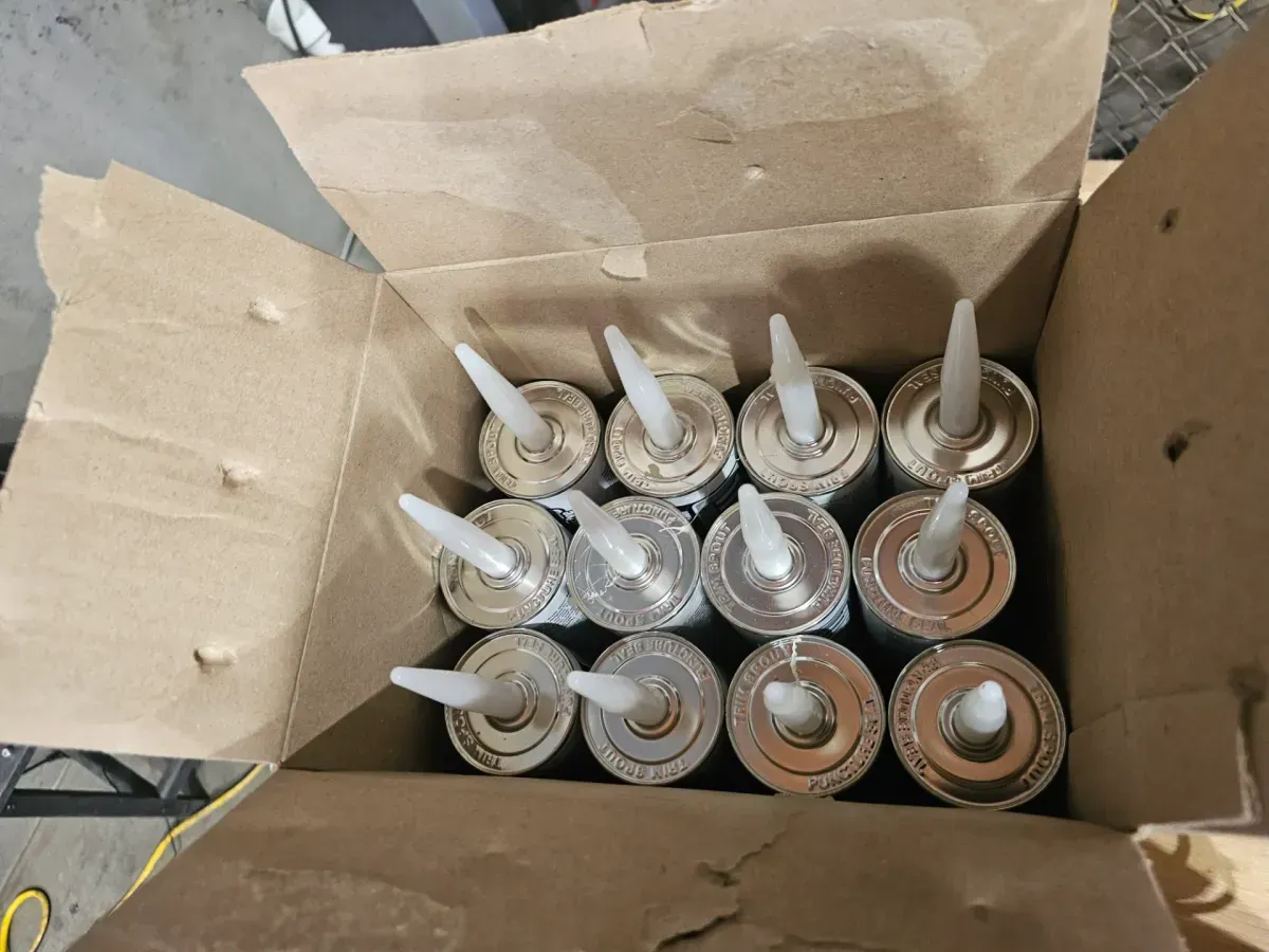 *** Pack of 12 *** 28 oz. Contractor Grade Drywall Adhesive - image 4