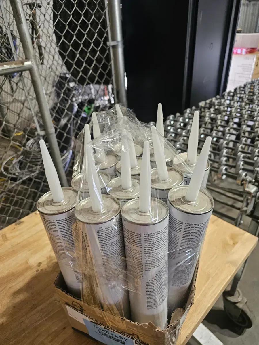 *** Pack of 12 *** 28 oz. Contractor Grade Drywall Adhesive - image 4