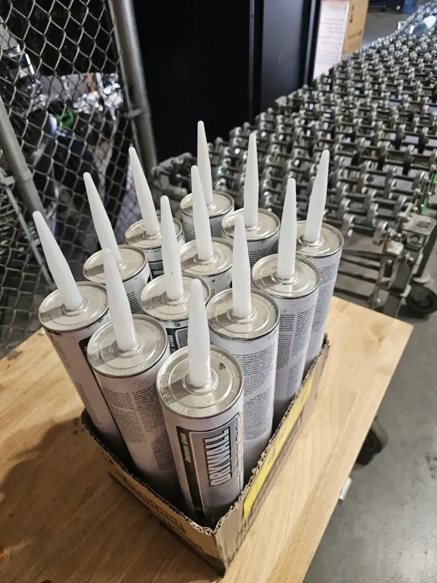 *** Pack of 12 *** 28 oz. Contractor Grade Drywall Adhesive - image 3