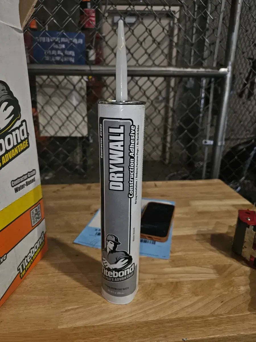 *** Pack of 12 *** 28 oz. Contractor Grade Drywall Adhesive - image 4