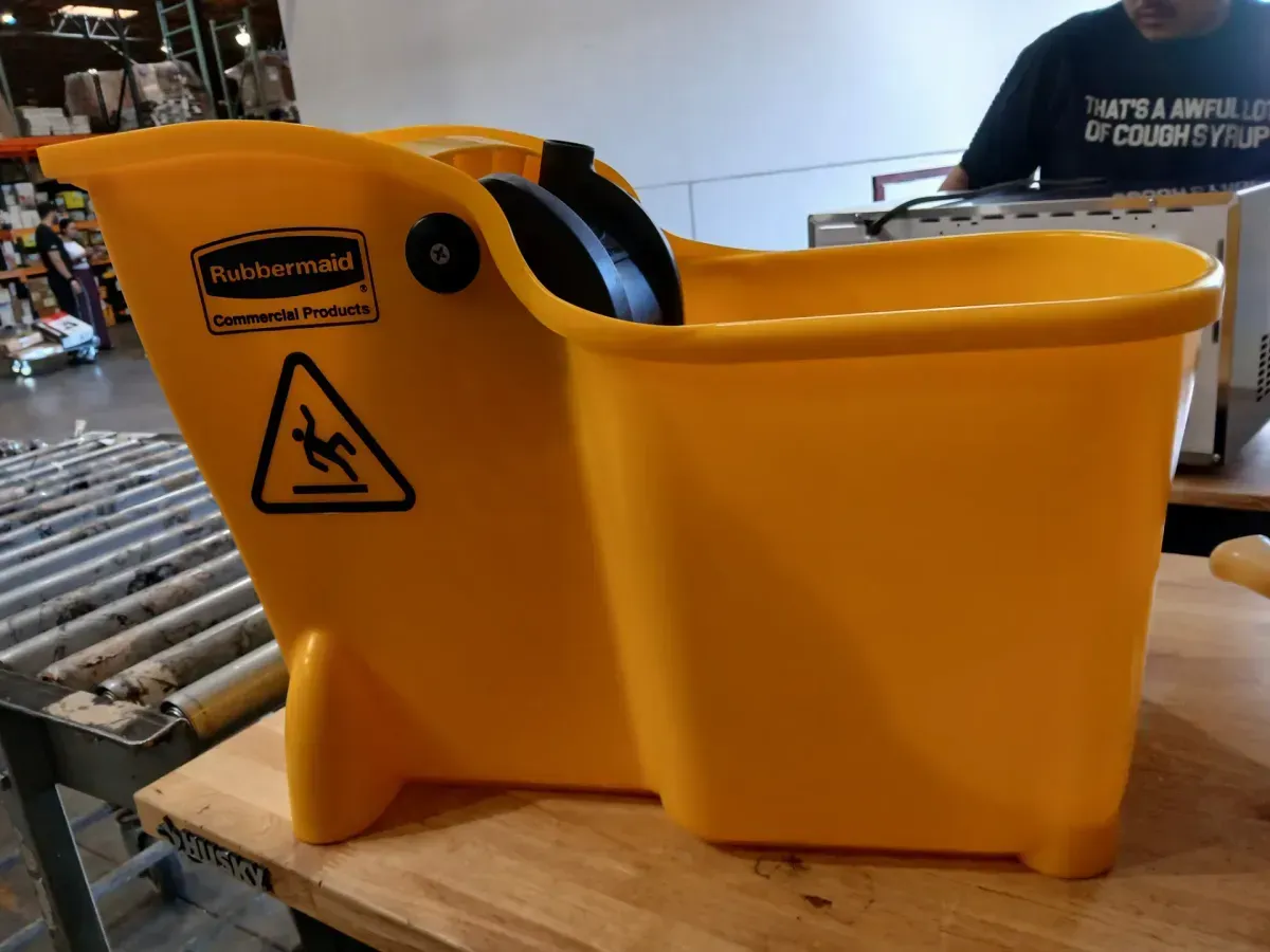 31 Qt. Tandem Mop Bucket - image 4