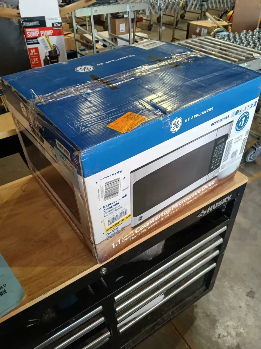 GE 1.1 Cu. Ft. Capacity Countertop Microwave Oven - image 5