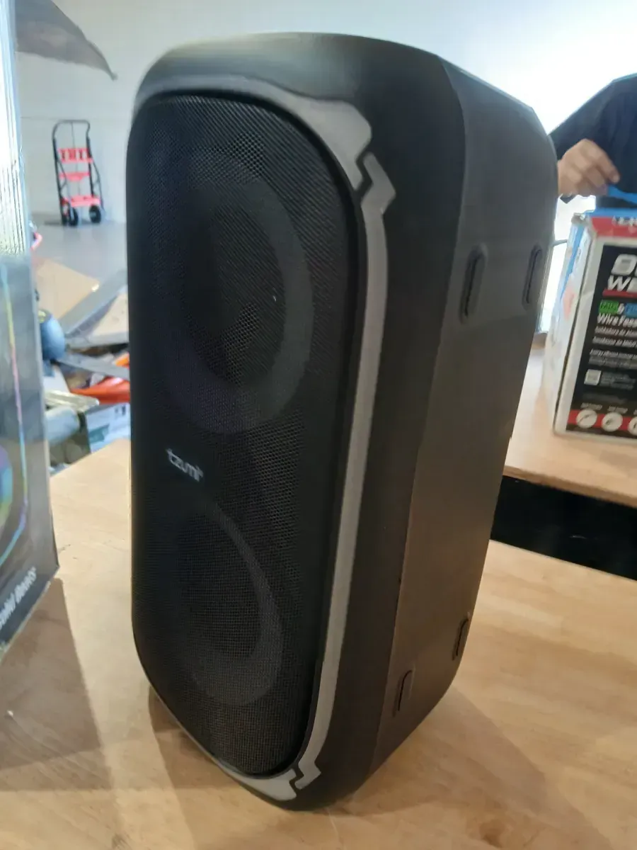 Speaker (Tzumi Super Bass Jobsite Speaker) - image 3