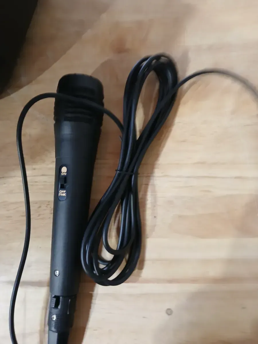 Speaker (Tzumi Super Bass Jobsite Speaker) - image 4