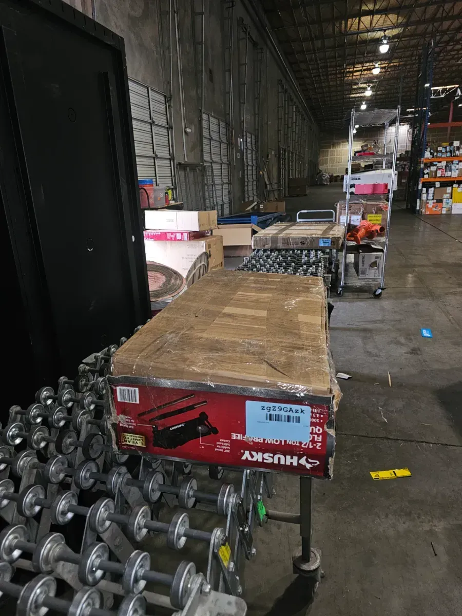 2.5-Ton Pro Low Profile Floor Jack - image 5