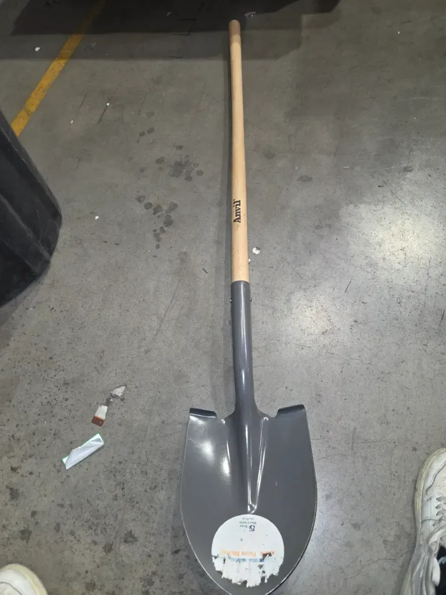 Anvil Long-Handle Round Point Shovel - image 2
