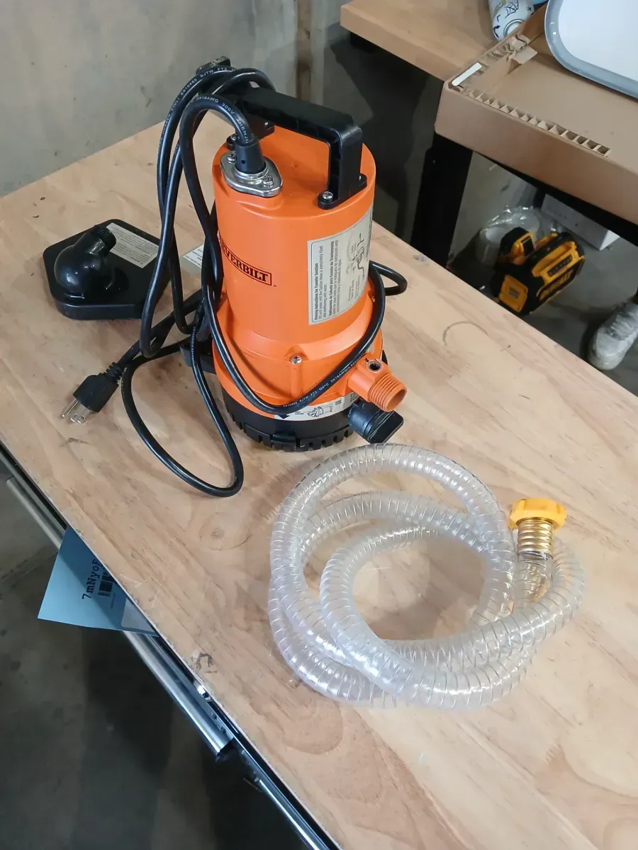 Everbilt 1/4 HP 2-in-1 Submersible Utility and Transfer Pump - image 2