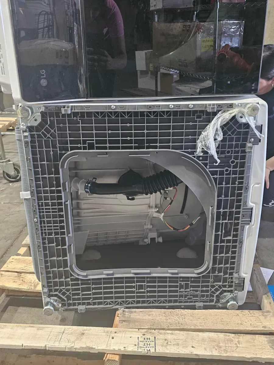 4.5 Cu. Ft. Stackable SMART Front Load Washer in White with Steam and TurboWash360 Technology - image 4