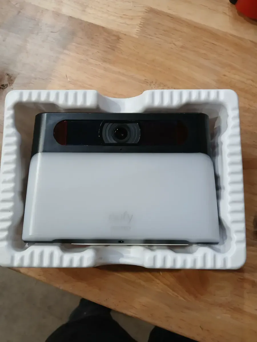 S120 Wireless Outdoor Solar Wall Light 2K Security Camera with Color Night Vision, Motion Detection, and No Monthly Fees - image 3