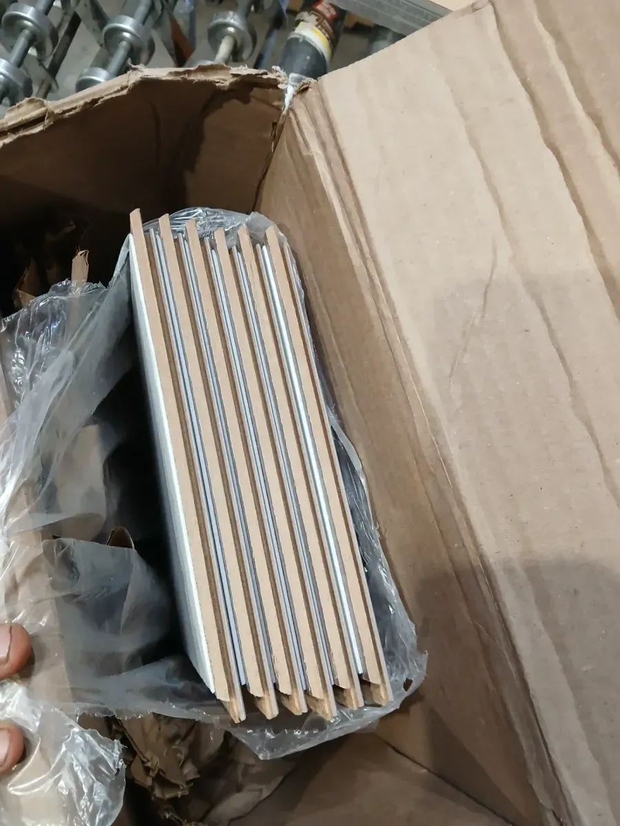 Brookstone Oak 12 mm T x 8 in. W Waterproof Laminate Wood Flooring(15.94 sq. ft./Case) - image 4