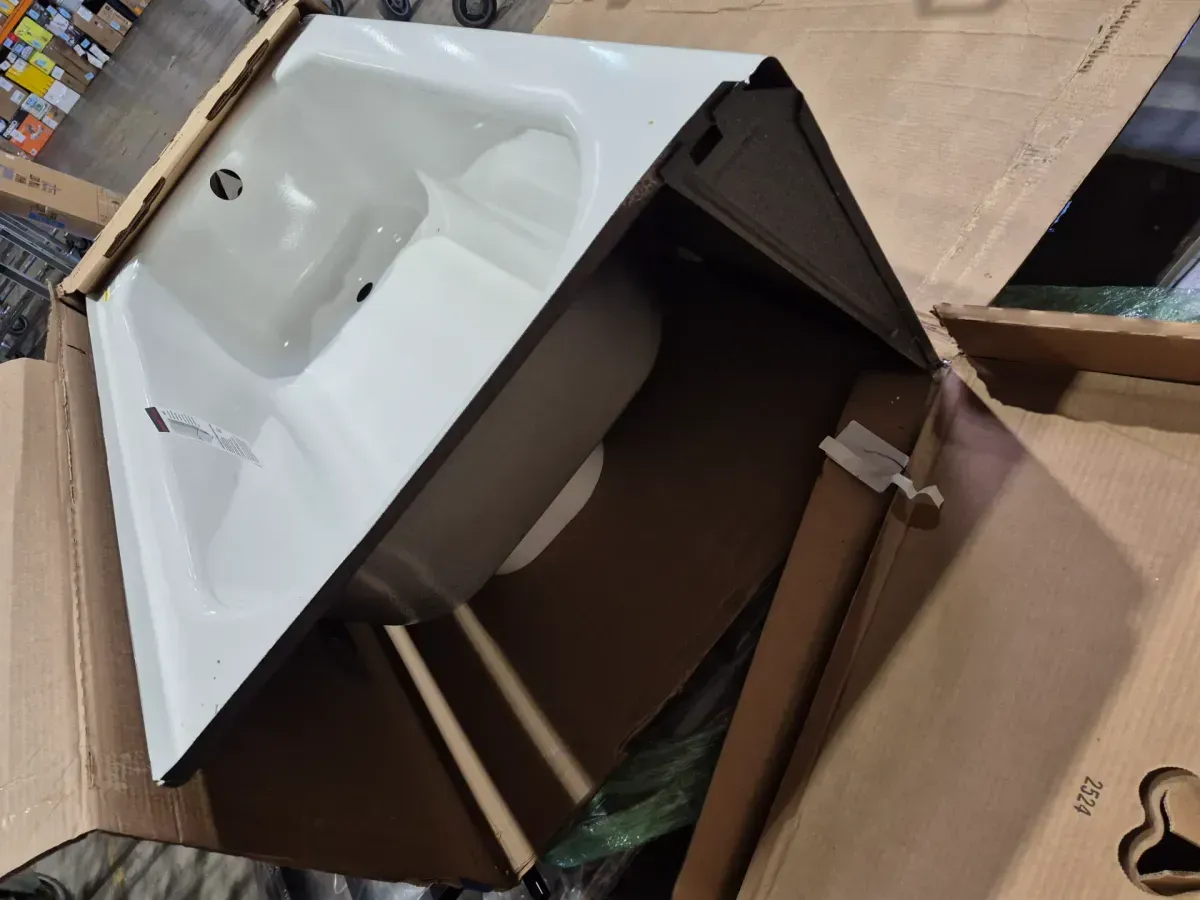 Maui 60 in. x 30 in. Alcove Soaking Bathtub with Right Drain in White - image 4