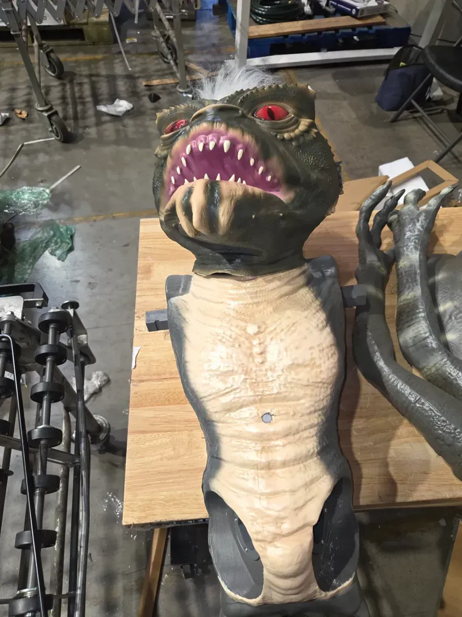 7 ft. Life-Size Motion-Triggered Animatronic Soul Harvester Halloween Prop by Tekky - image 3