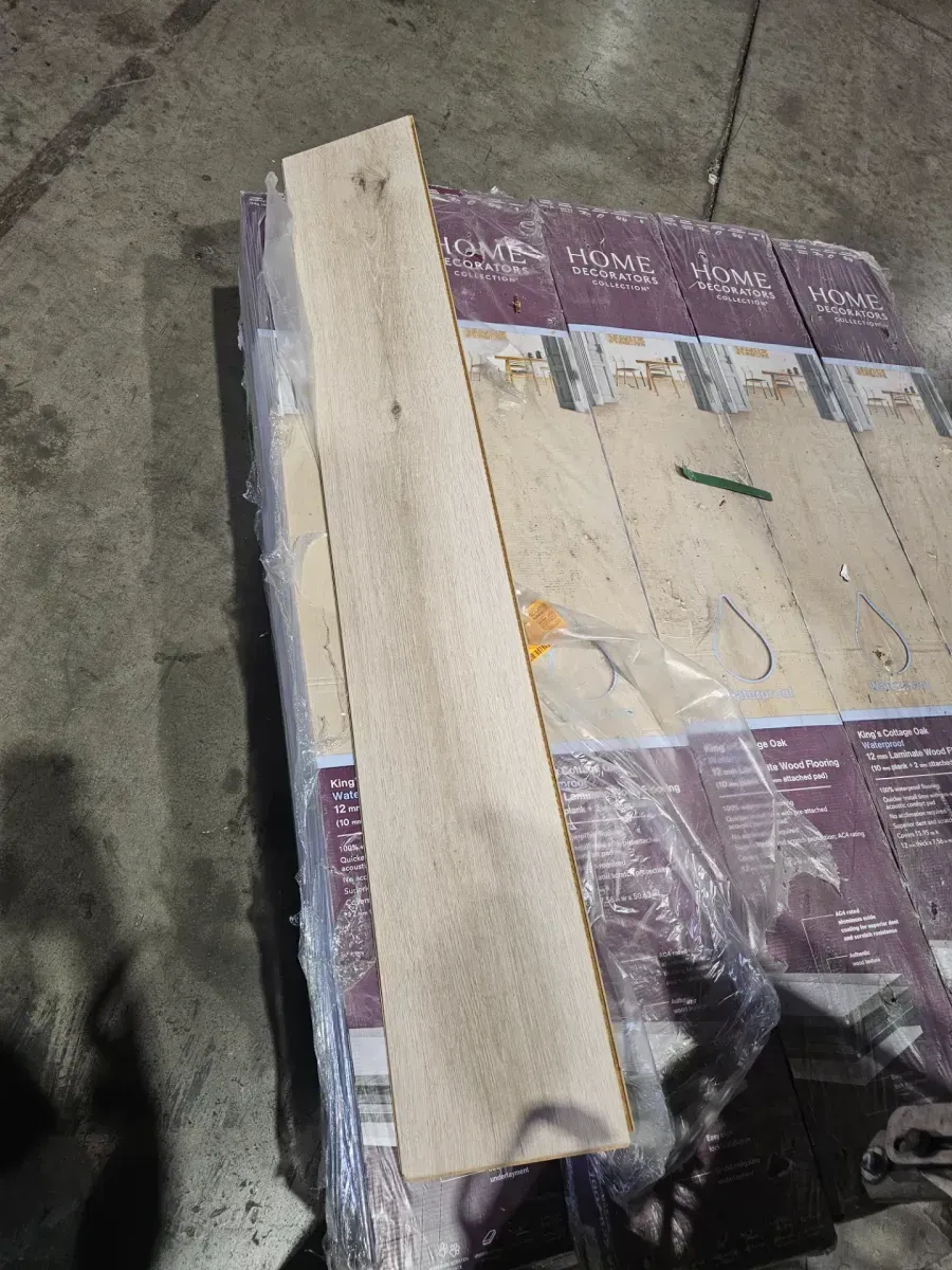 King's Cottage Oak 12mm T x 7.56 in. W Waterproof Laminate Wood Flooring (15.95 sq. ft./Case) - image 2