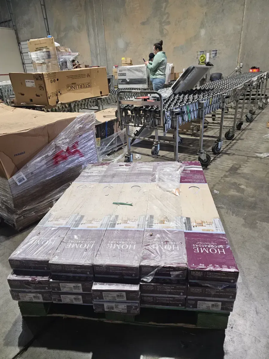 King's Cottage Oak 12mm T x 7.56 in. W Waterproof Laminate Wood Flooring (15.95 sq. ft./Case) - image 4