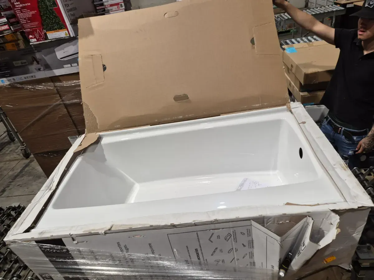 60-inch Right-Hand Drain Alcove Bathtub in White - image 1