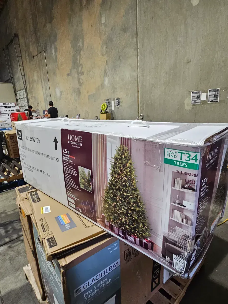 Home Decorators Collection 7.5 ft Candlelit Tannenbaum Balsam Fir LED Pre-Lit Artificial Christmas Tree - image 3