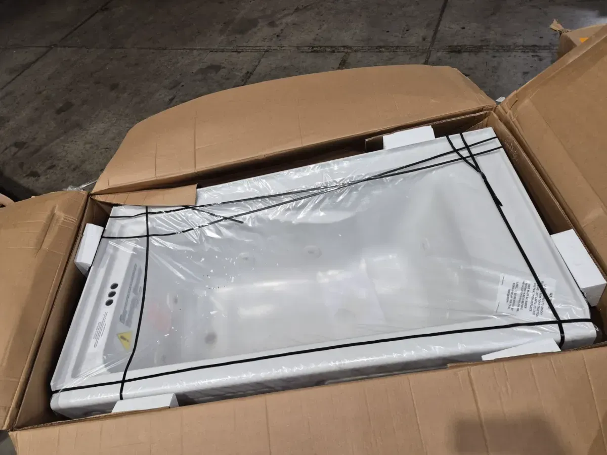 American Standard EverClean White Jetted Whirlpool Bathtub - image 3