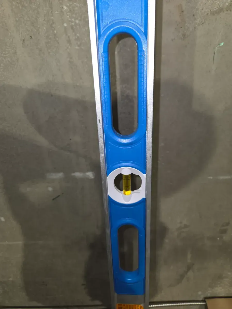 78 in. Aluminum Magnetic I-Beam Level - image 3