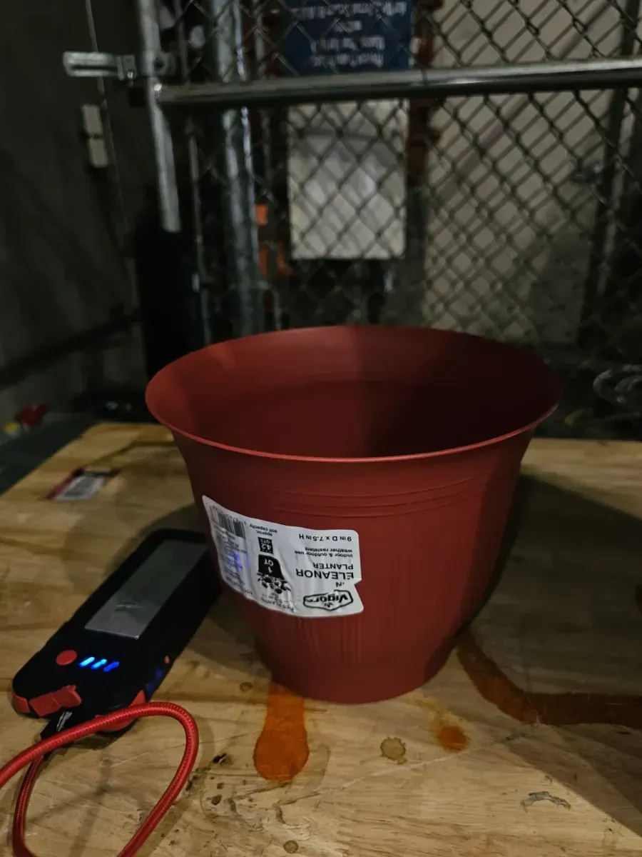 Vigor Eleanor 9-inch Terracotta Plastic Planter - image 4