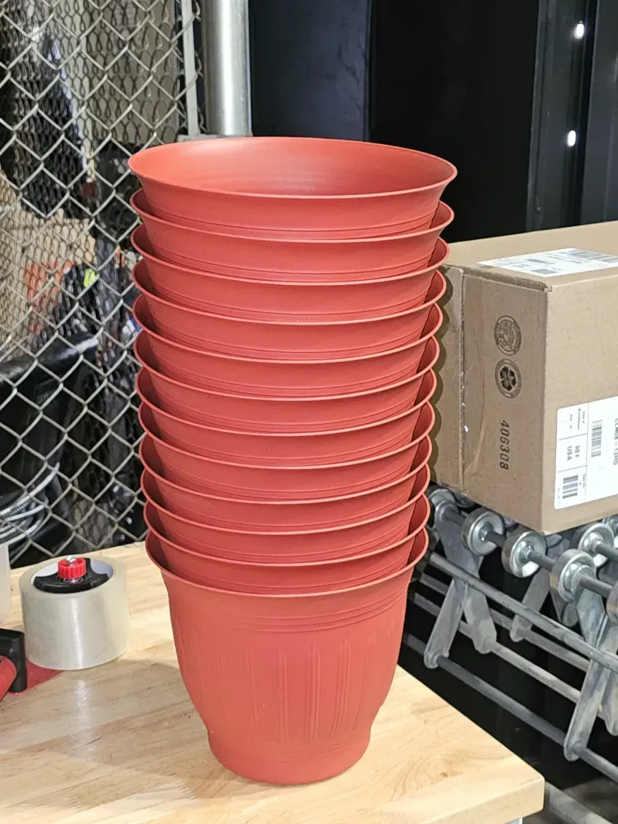 Vigor Eleanor 9-inch Terracotta Plastic Planter - image 3