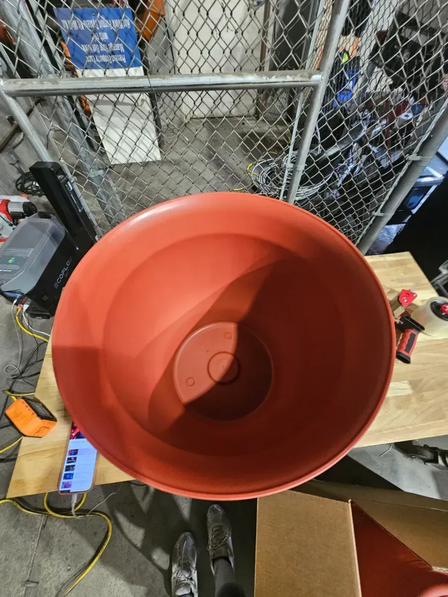 Eleanor Large Burnt Red Plastic Planter (19.5 in. L x 19.5 in. W x 16.5 in. H) - image 3