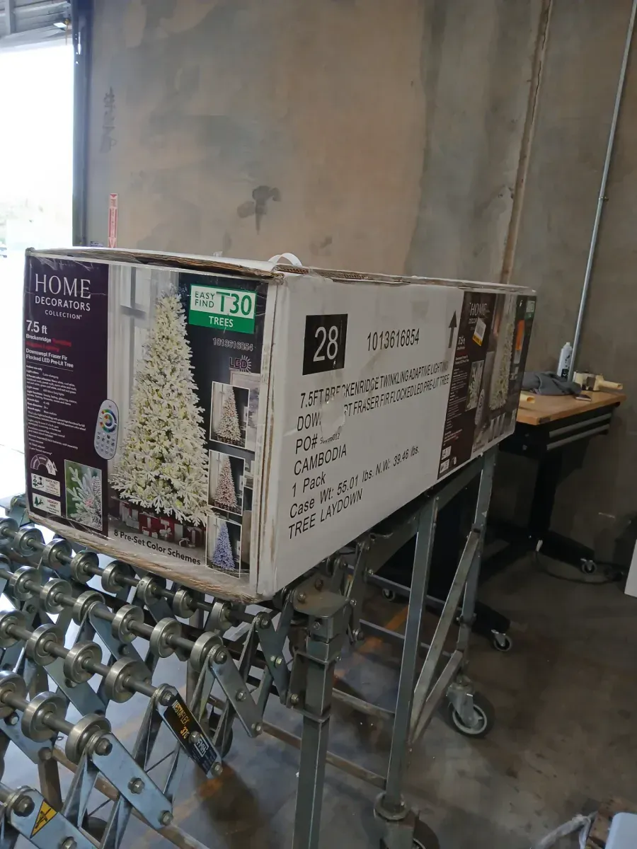 7.5 ft. Pre-lit Flocked Mountain Pine Artificial Christmas Tree with 550 Clear Smart String Lights - image 4