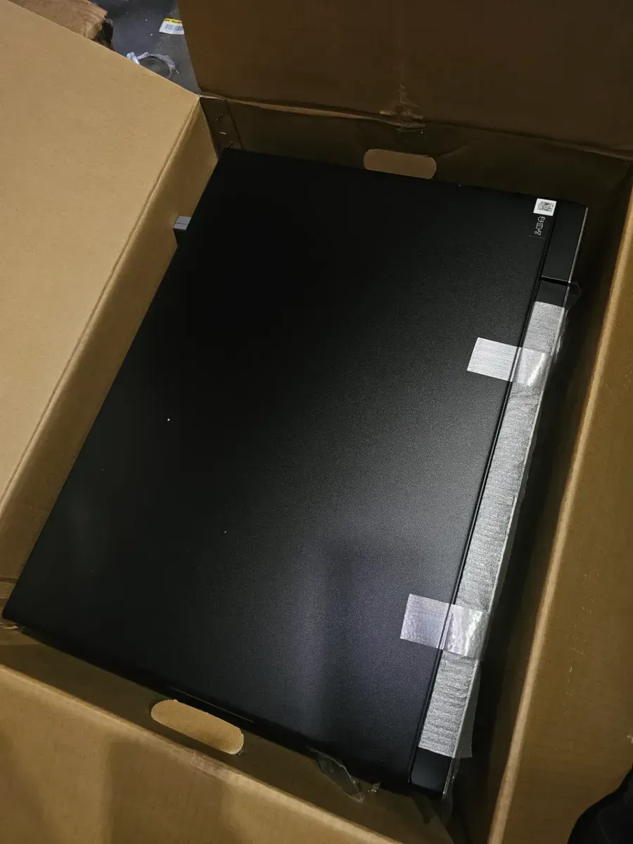 ***Not Working ***1.9 cu. ft. 900 W Countertop Microwave in Stainless Steel with Sensor Cook - image 4