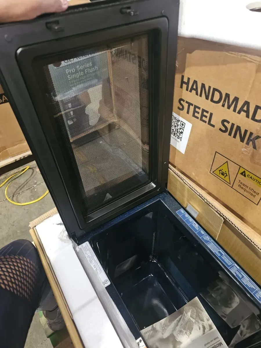 ***Not Working ***1.9 cu. ft. 900 W Countertop Microwave in Stainless Steel with Sensor Cook - image 5