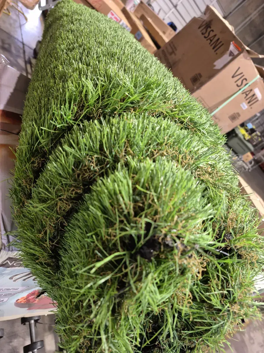 Artificial Grass Turf Roll - image 2