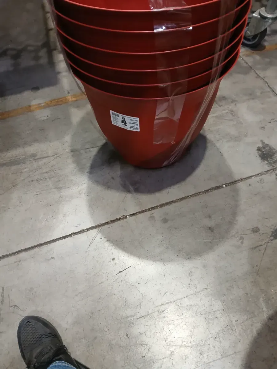 Eleanor Large Burnt Red Plastic Planter (19.5 in. L x 19.5 in. W x 16.5 in. H) - image 2