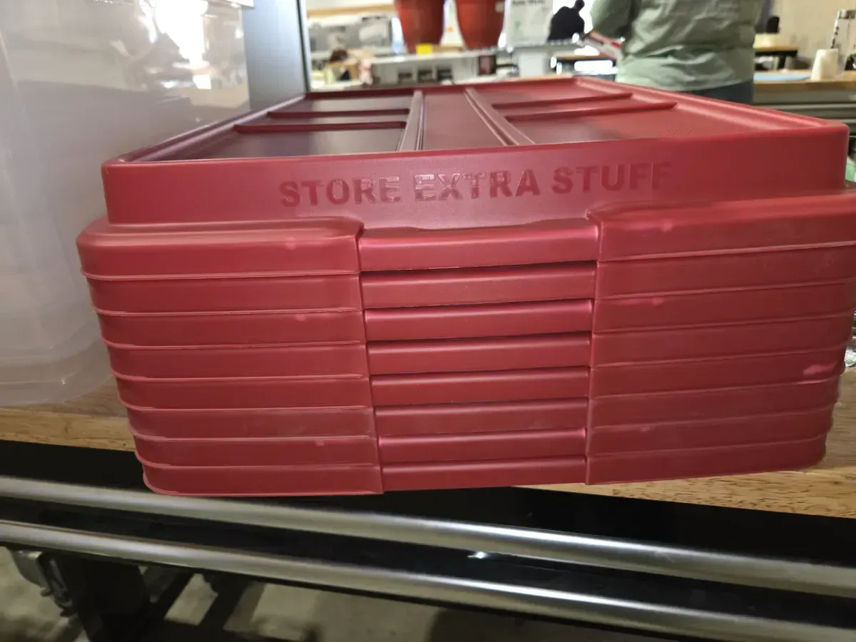 ***pack of 8***72 Qt Hi Rise Lid Storage Container Holiday Assortment - image 5