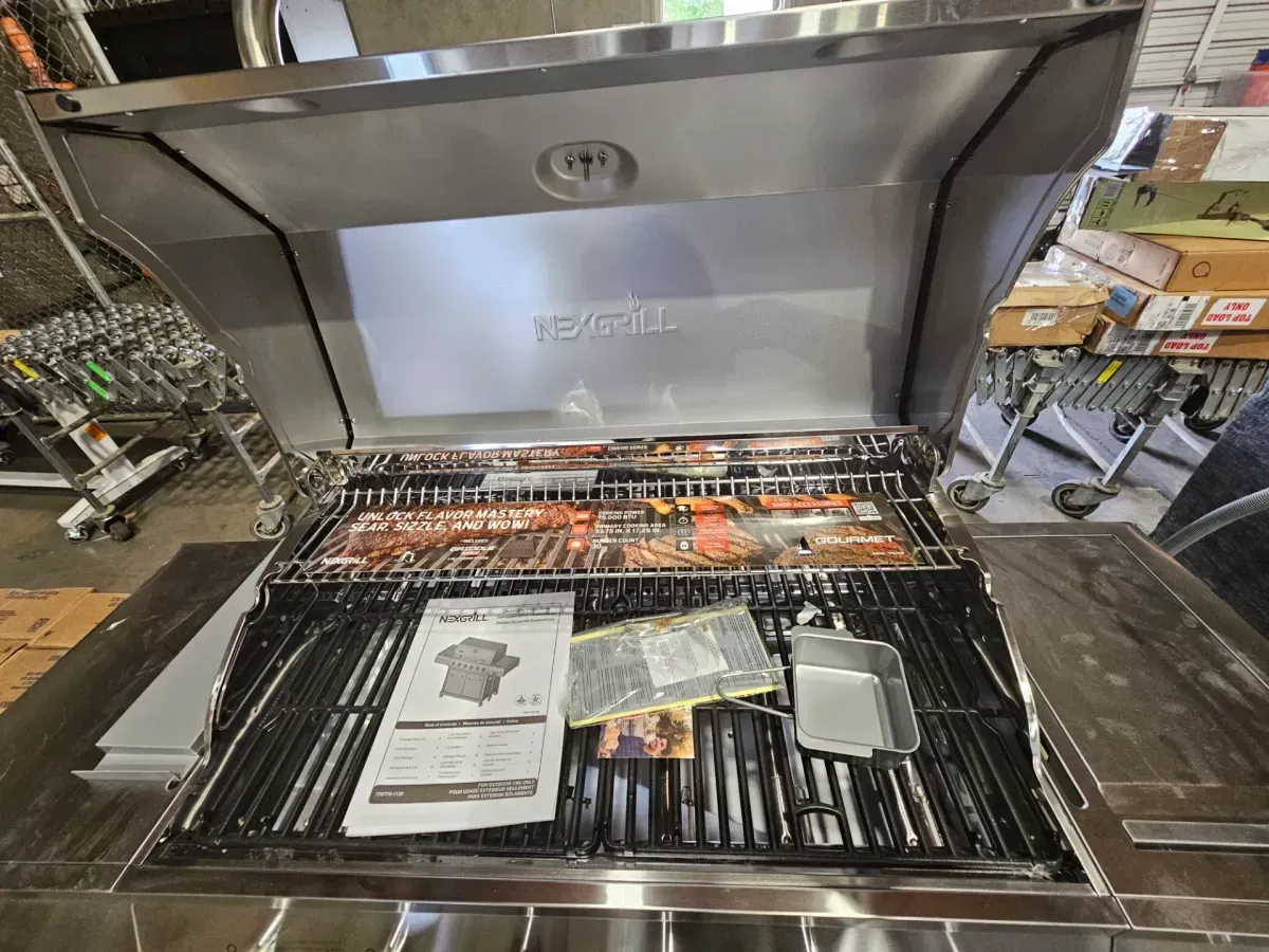 5-Burner BBQ Liquid Propane Gas Grill with Side Burner ,60,000 BTU Barbecue Grill with 632 sq. in. Cooking Area, Silver - image 3