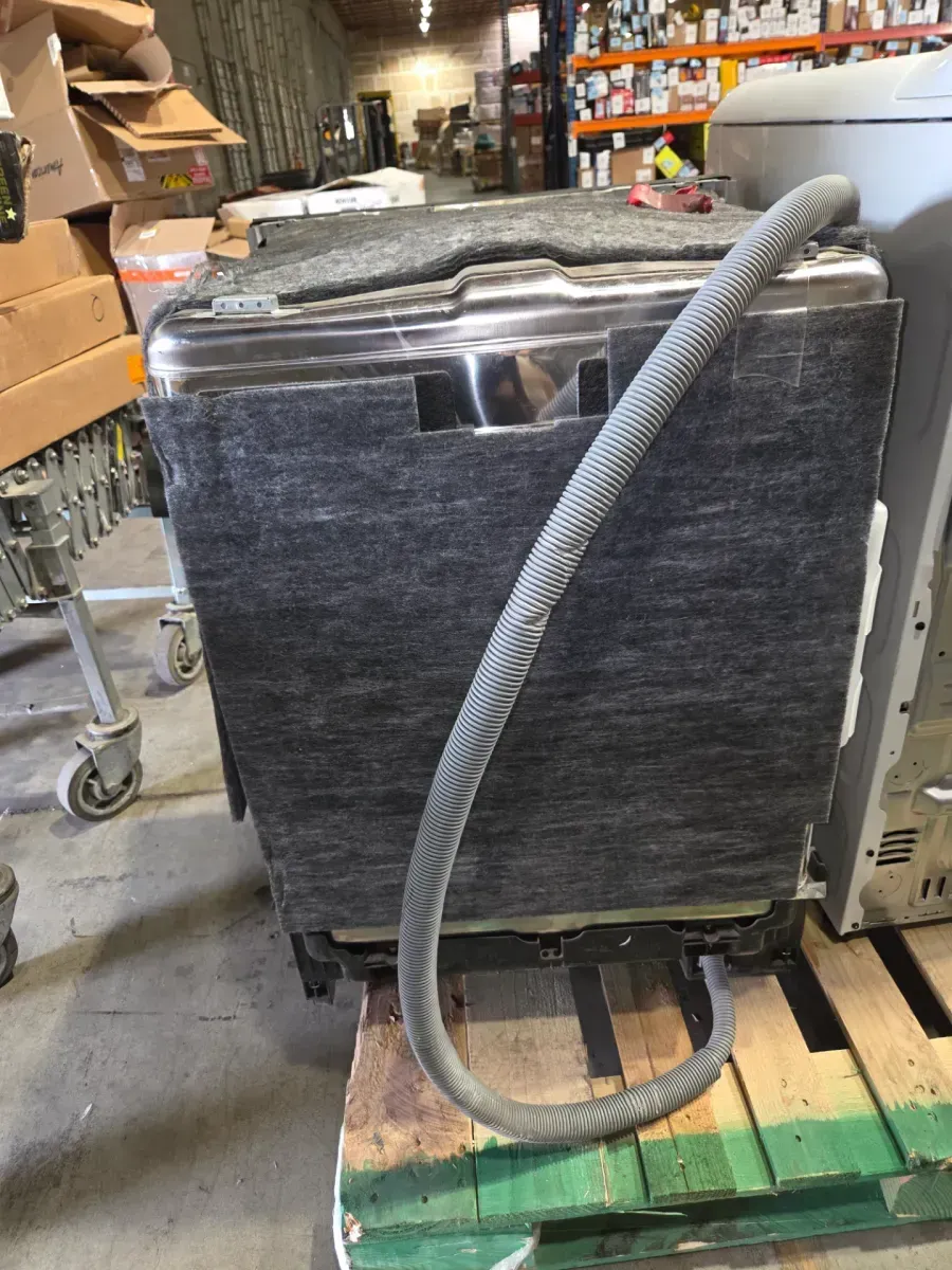 24 in. Top Control Standard 48 dBA Dishwasher with QuadWash in Stainless Steel - image 4