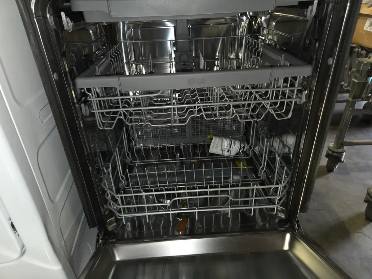 24 in. Top Control Standard 48 dBA Dishwasher with QuadWash in Stainless Steel - image 5