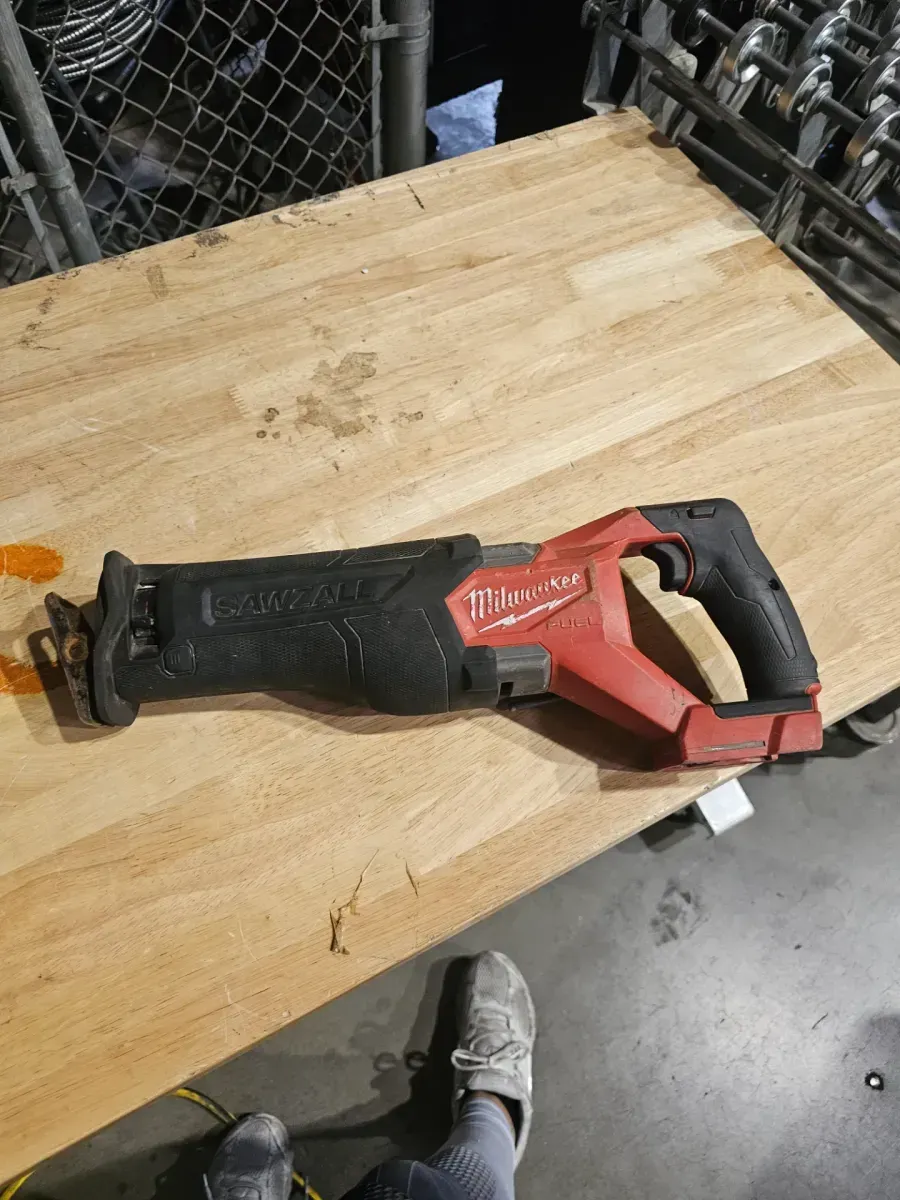 *Tool Only*M18 FUEL 18V Lithium-Ion Brushless Cordless SAWZALL Reciprocating Saw Kit W/one 5.0 Ah Batteries, Charger and Case - image 4