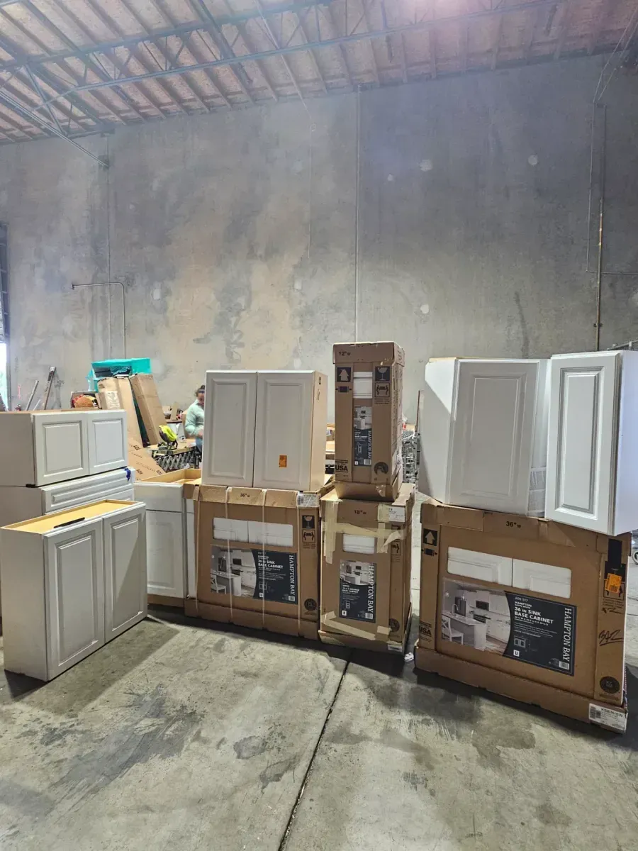 Set of 9 cabinets ( 4 upper and 5 lower) - image 1