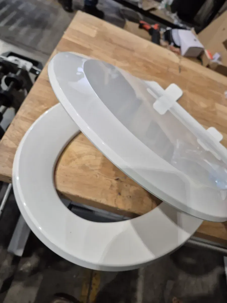 Cadet Round Antimicrobial Soft Close Toilet Seat in White - image 3