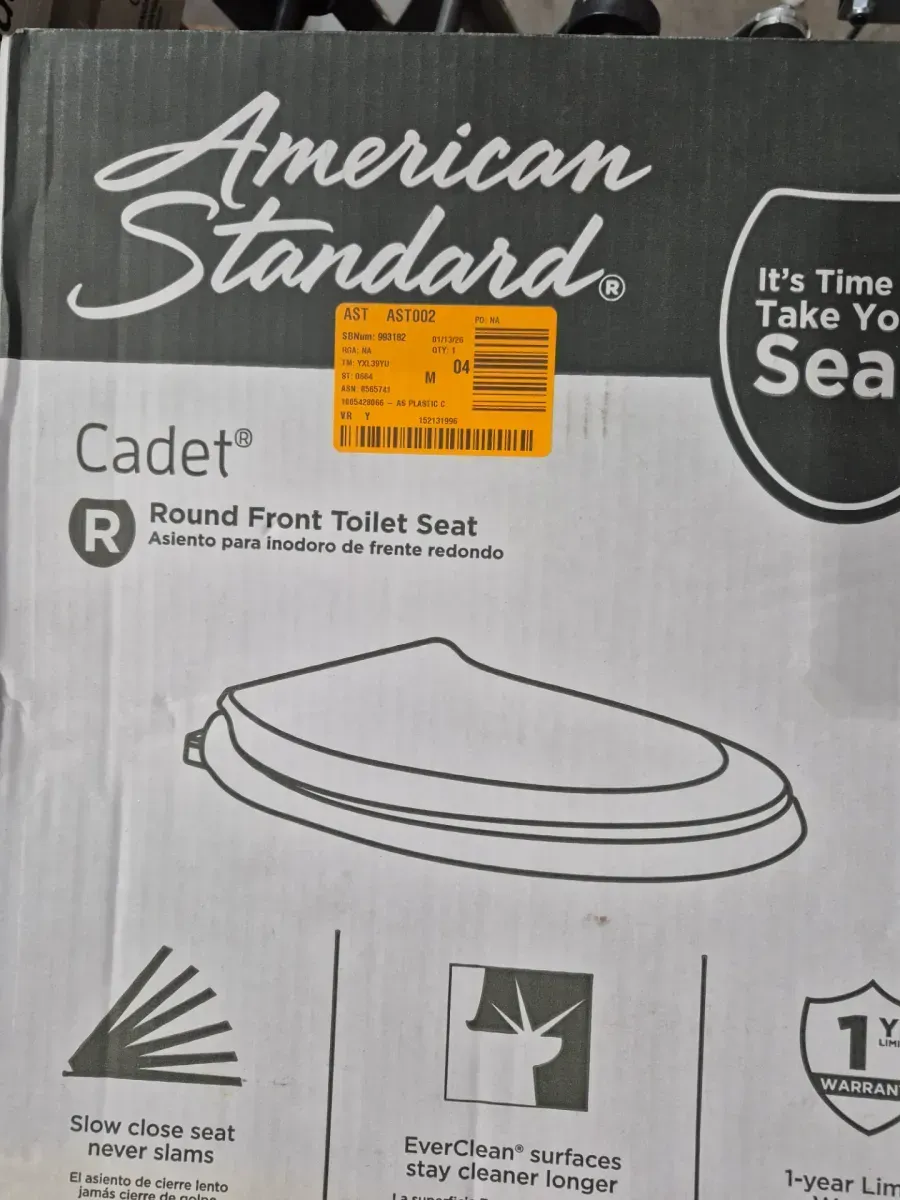 Cadet Round Antimicrobial Soft Close Toilet Seat in White - image 4