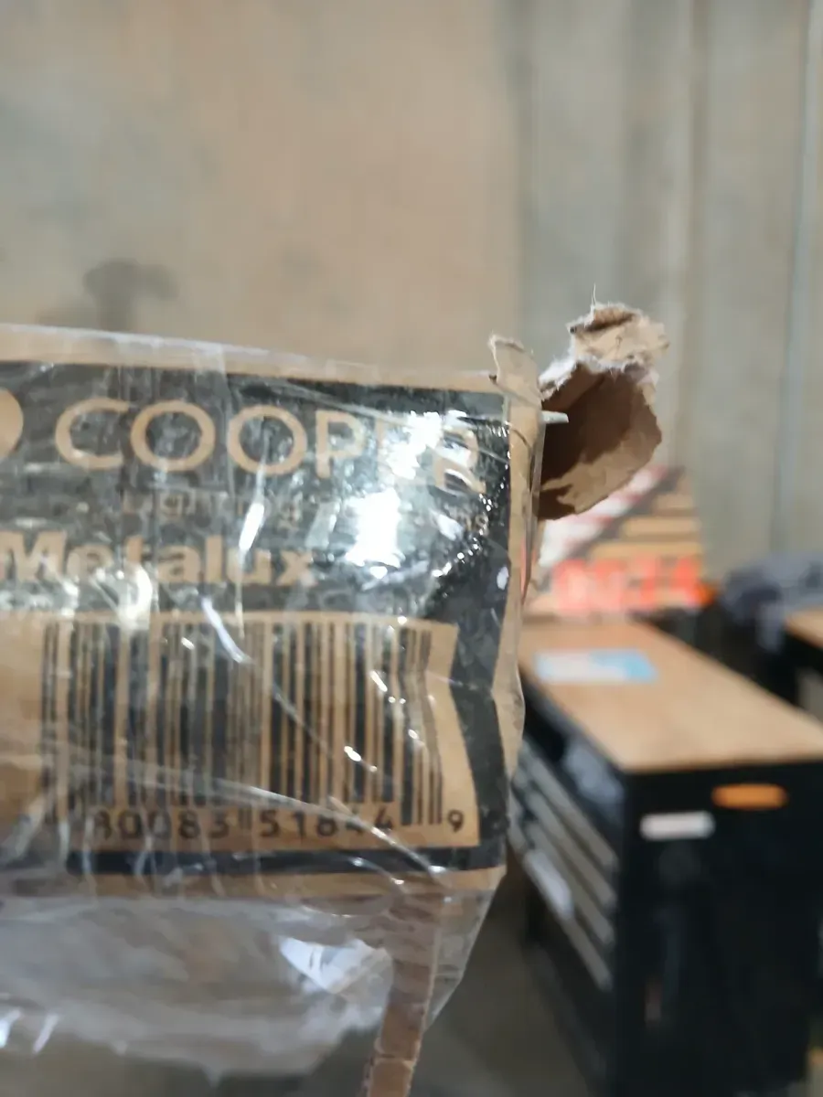 32-Watt 4-Light White 8 ft. Tandem Fluorescent Strip Light - image 5