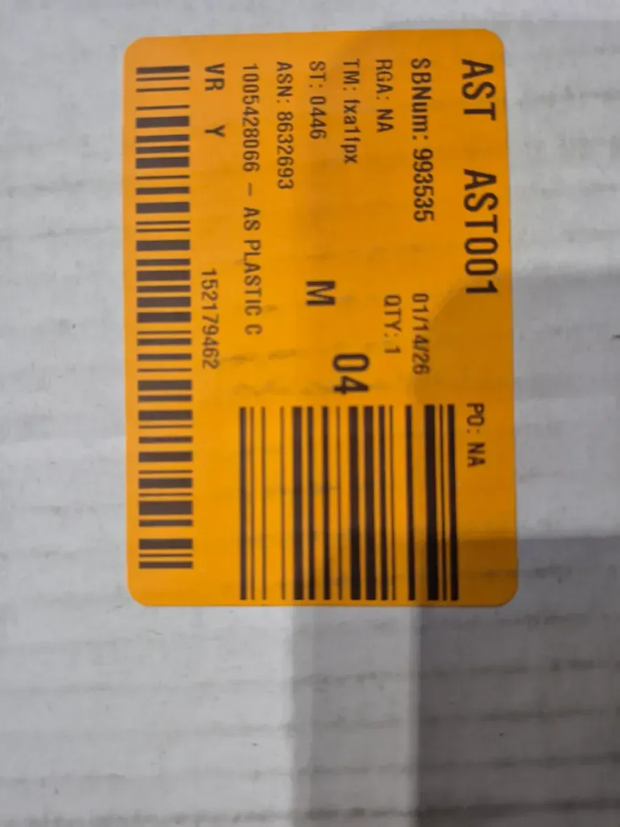 Cadet Round Antimicrobial Soft Close Toilet Seat in White - image 3