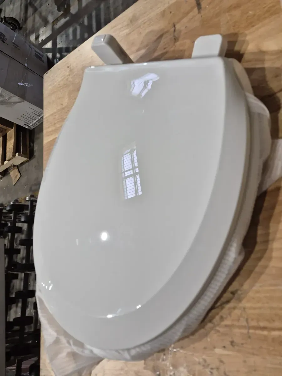 Cadet Round Antimicrobial Soft Close Toilet Seat in White - image 5